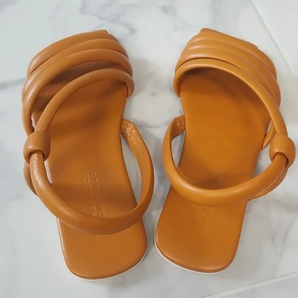 FLASH 1 HOUR! Mercedes Castillo Aline strappy sandal - flat - Picture 3 of 4